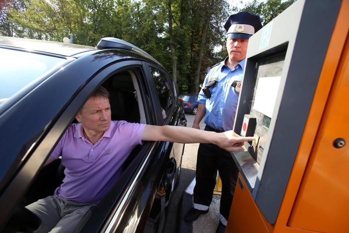 Максим Ликсутов: чаще всего автомобилисты заезжают на перехватывающие парковки с 07:00 до 08:00