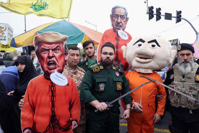 "Война приходит из-за моря": нанесут ли США и Израиль ракетный удар по Ирану