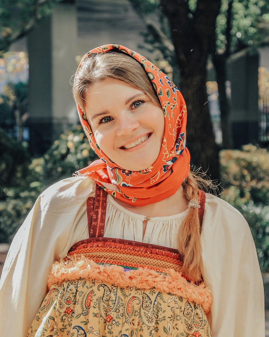 Москвичкам рассказали, как русские традиции помогут не стать героиней Деми Мур из "Субстанции"