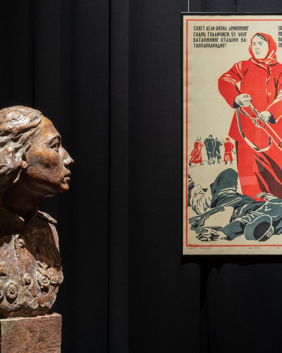 Художники рисовали, а их жёны трафаретили: какими были восточные "Окна ТАСС"