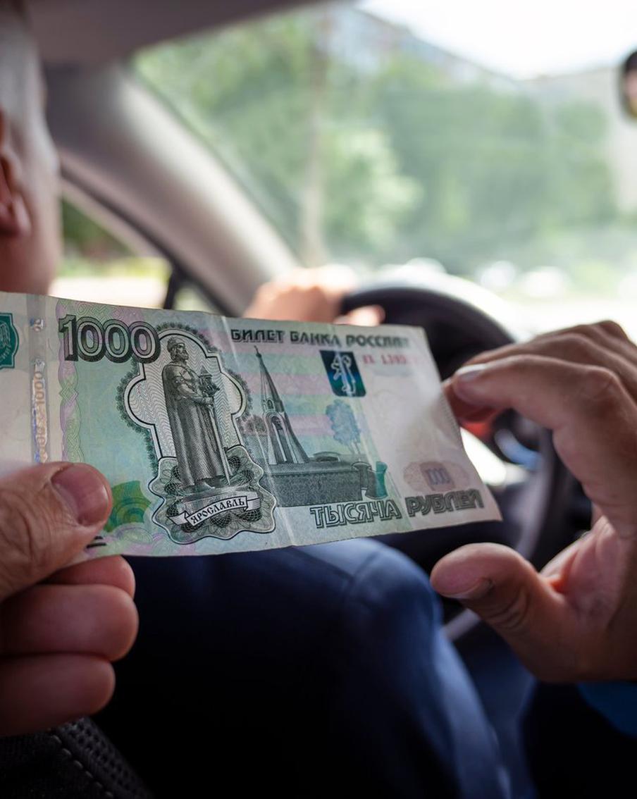 "Коммерсантъ": в Вологодской области таксисты начали торговать алкоголем