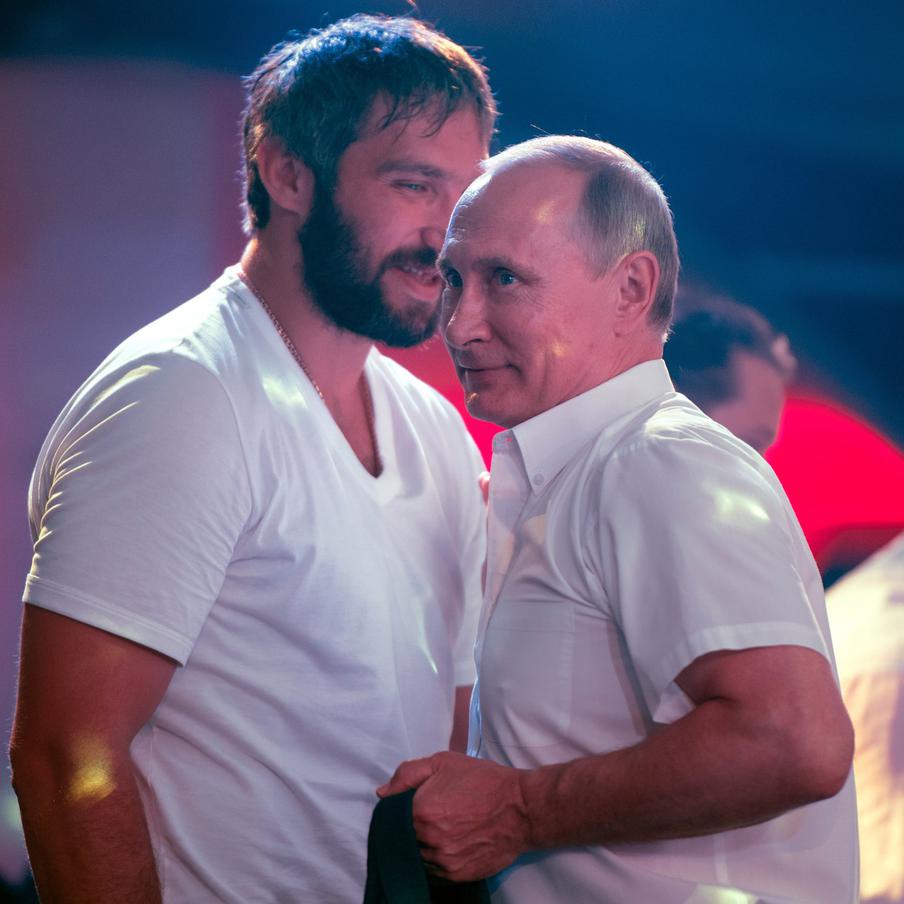 Владимир Путин поздравил Александра Овечкина с историческим рекордом