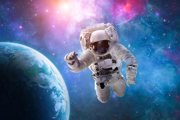 Мастерим свой спутник и чиним космолёт: куда отправиться в День космонавтики