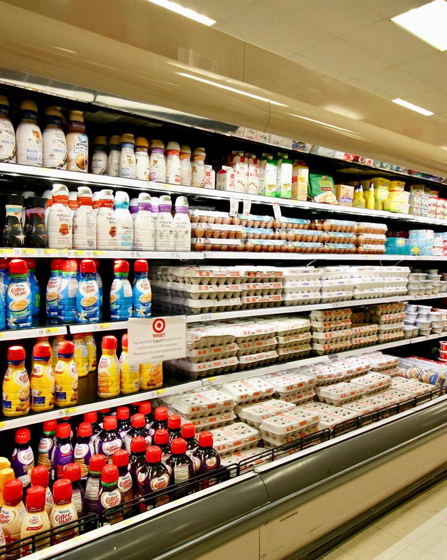 Американцы начали закупаться продуктами на фоне введённых Трампом пошлин