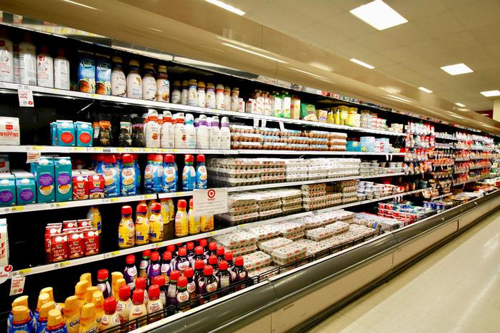 Американцы начали закупаться продуктами на фоне введённых Трампом пошлин