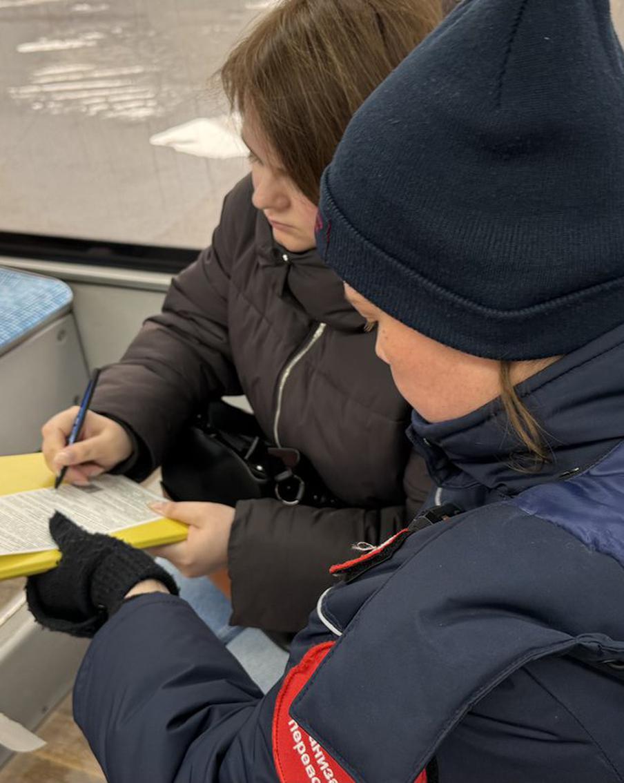 Количество выявленных безбилетников на наземном транспорте около станции метро "Потапово" сократилось на треть