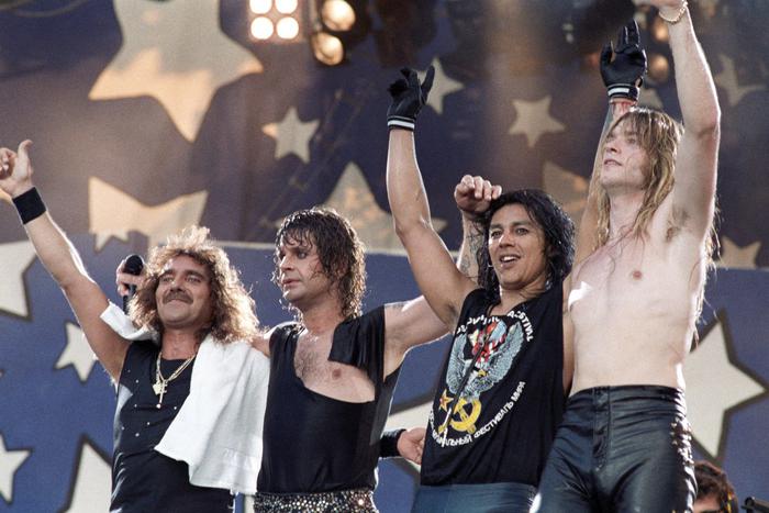 У Красных Ворот мотали кассеты: где в Москве зажигали рок-н-рольщики