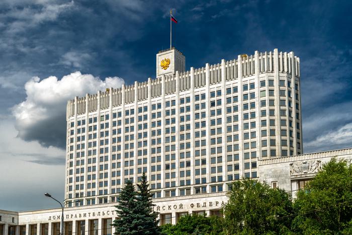 Российское правительство повысит зарплаты военным и части госслужащих в октябре этого года