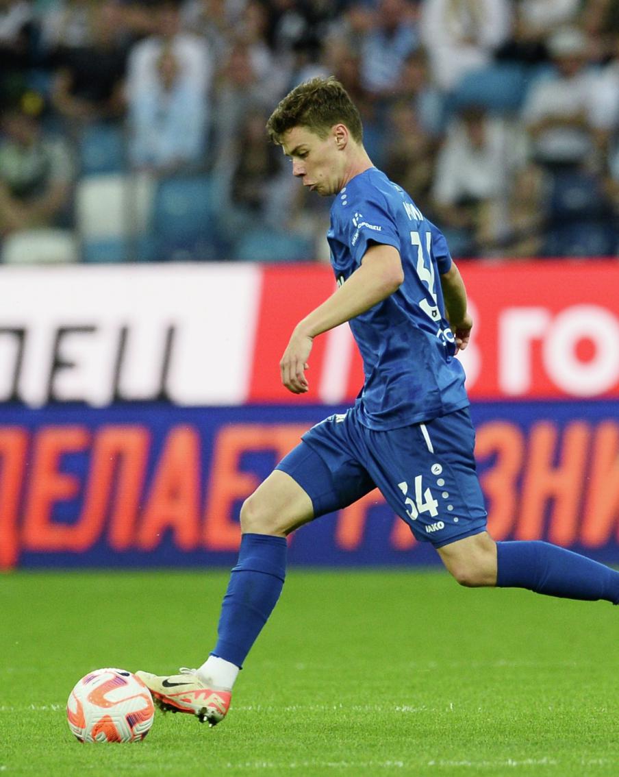 Избитый футболист "Нижнего Новгорода" Антон Мухин может полностью восстановиться уже через полторы недели