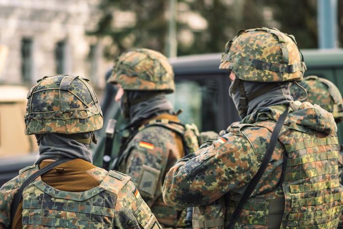 Немецких военных призвали быть в полной боевой готовности из-за возросшей угрозы крупной войны в ближайшие пять лет