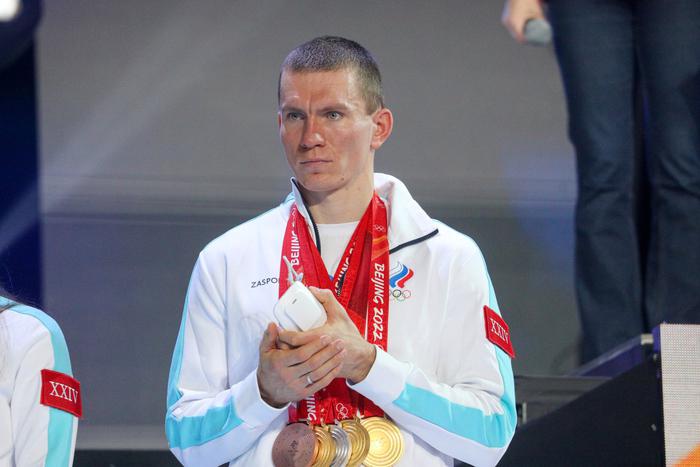 Российский лыжник Александр Большунов занял первое место в рамках лыжной гонки на 70 километров на чемпионате России