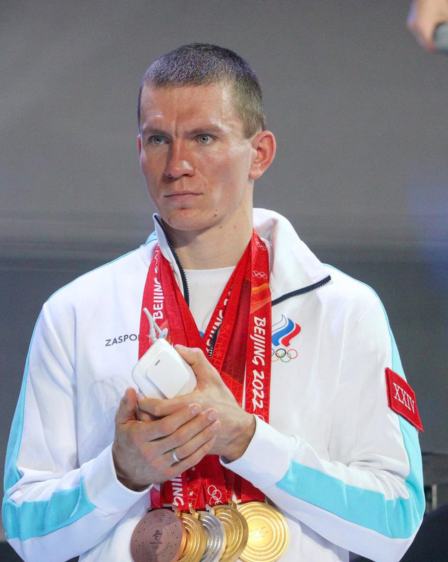 Российский лыжник Александр Большунов занял первое место в рамках лыжной гонки на 70 километров на чемпионате России