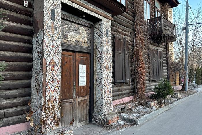 Афиша на 14 апреля: говорим о Маяковском, занимаемся спортом в парке и ходим по новой выставке в "ГЭС-2"