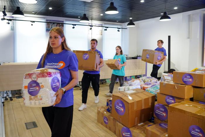 Как Московские школы помогают бойцам СВО и жителям новых регионов