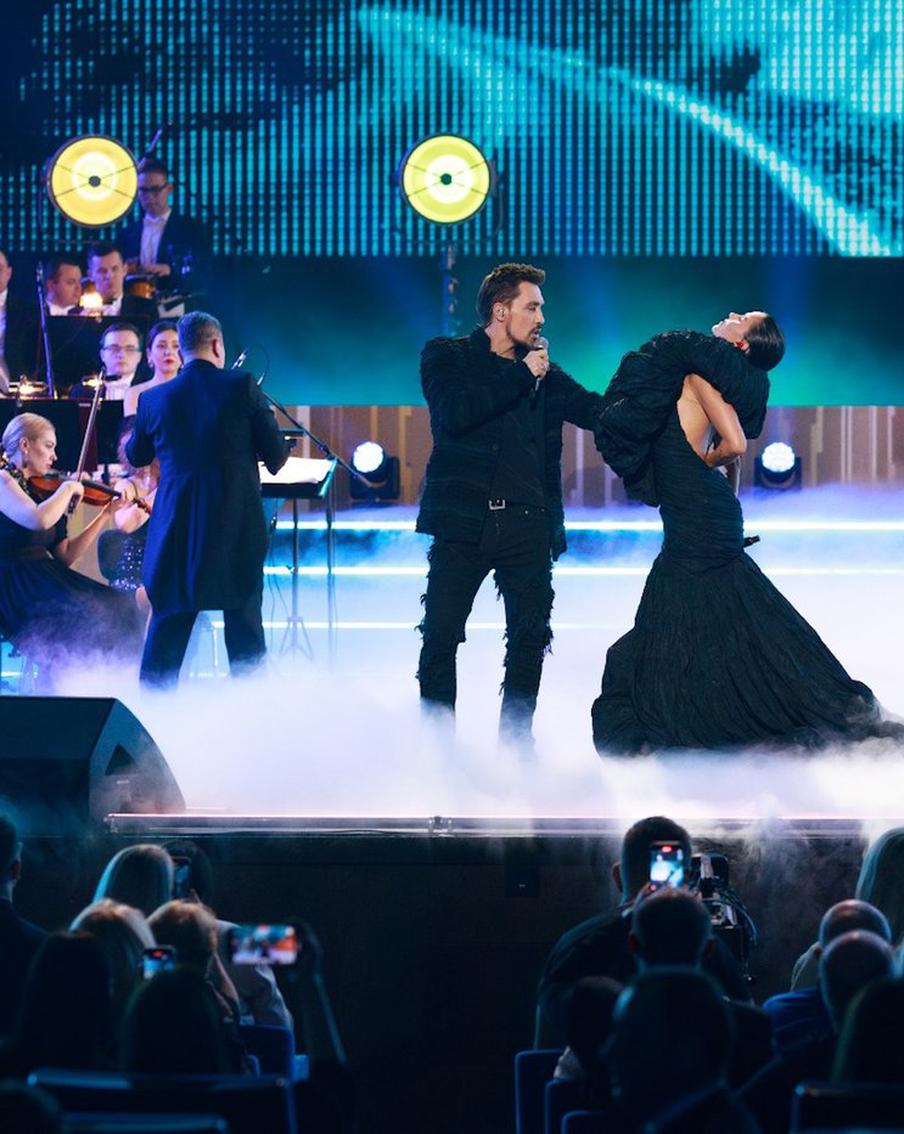 Лучшие отечественные звёзды объединились в колоритные дуэты на праздничном вечере