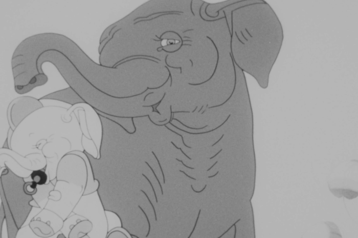 Учимся петь, занимаемся йогой и смотрим мультфильмы военных лет