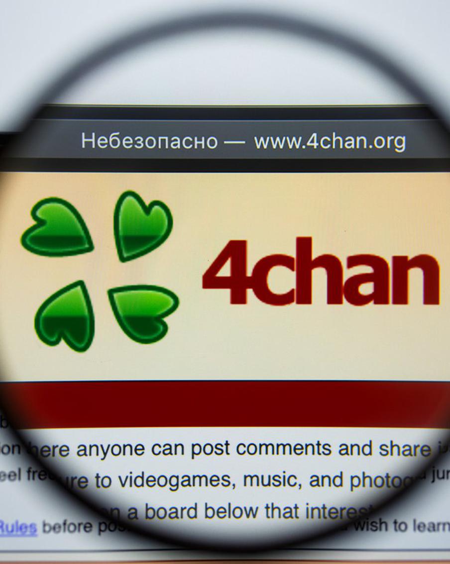 Анонимус, "Цикада 3301" и мемы: чем пользователям запомнится 4chan