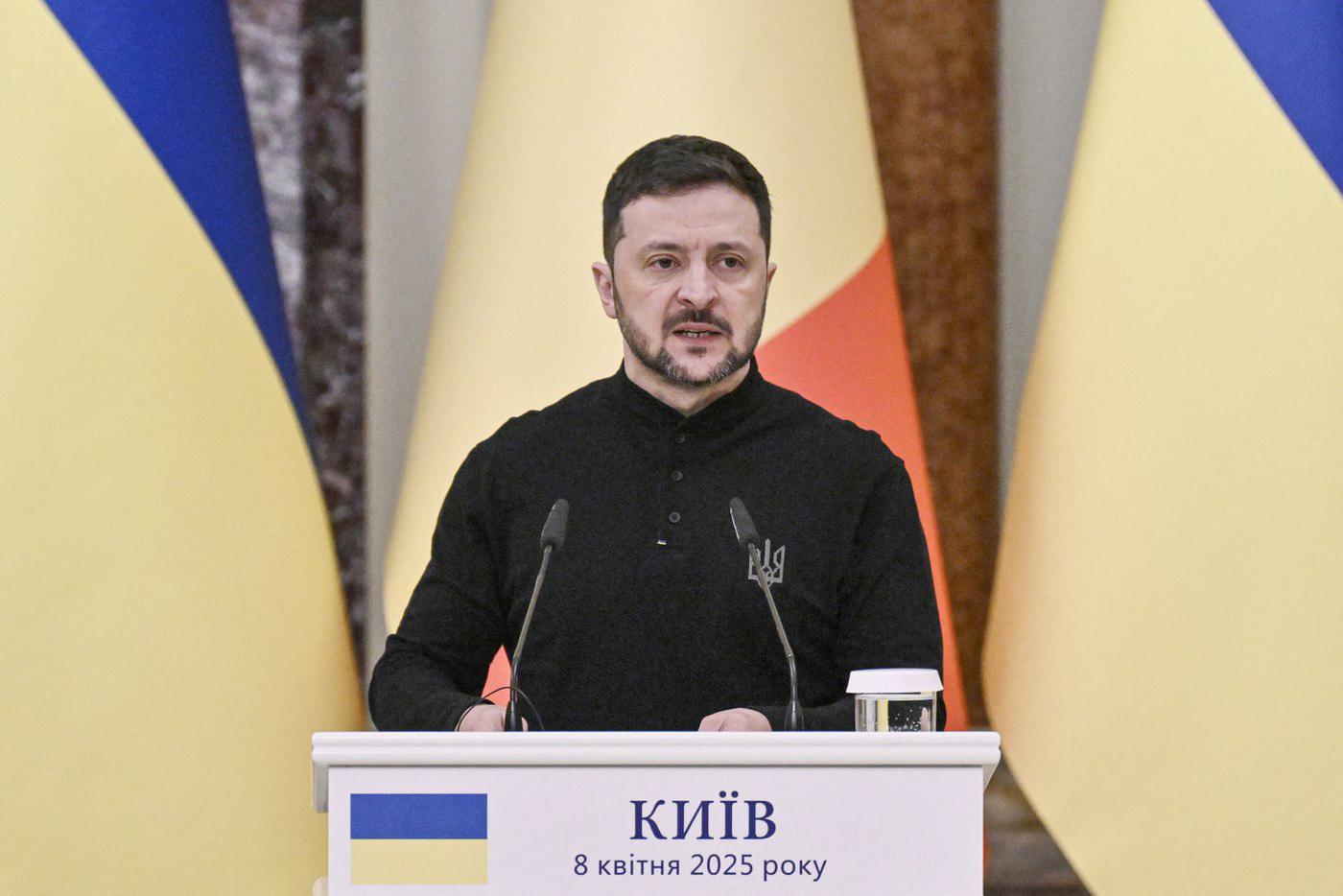 Песков: продлением военного положения Зеленский пытается сохранить режим