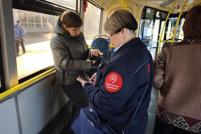Контролёры "Организатора перевозок" провели усиленную проверку у метро "Тушинская"