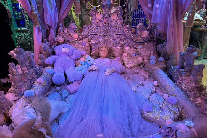 Музей небылиц в Москве раскрывает секреты Бабы-яги, Красной Шапочки и Вужелки