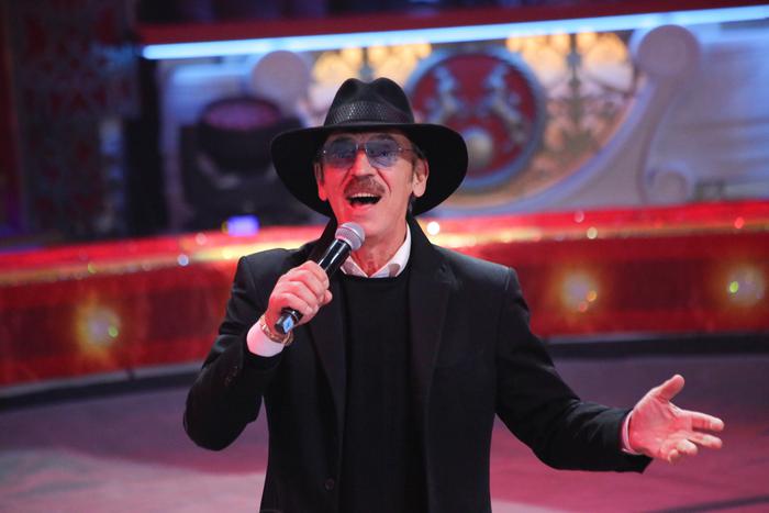 Михаил Боярский получил травму ребра во время спектакля в Петербурге