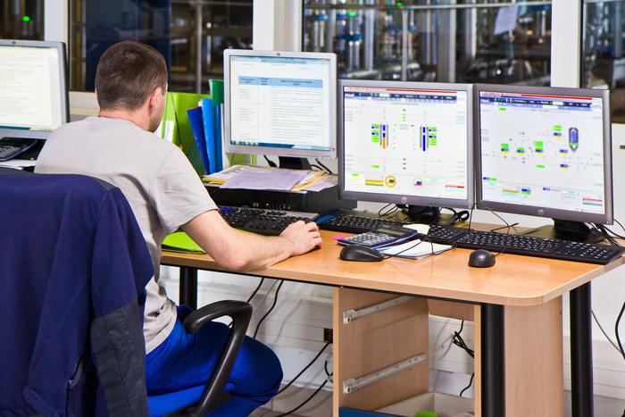 В РФ создали беспилотную систему "Ямщик" с опцией самообороны от дронов