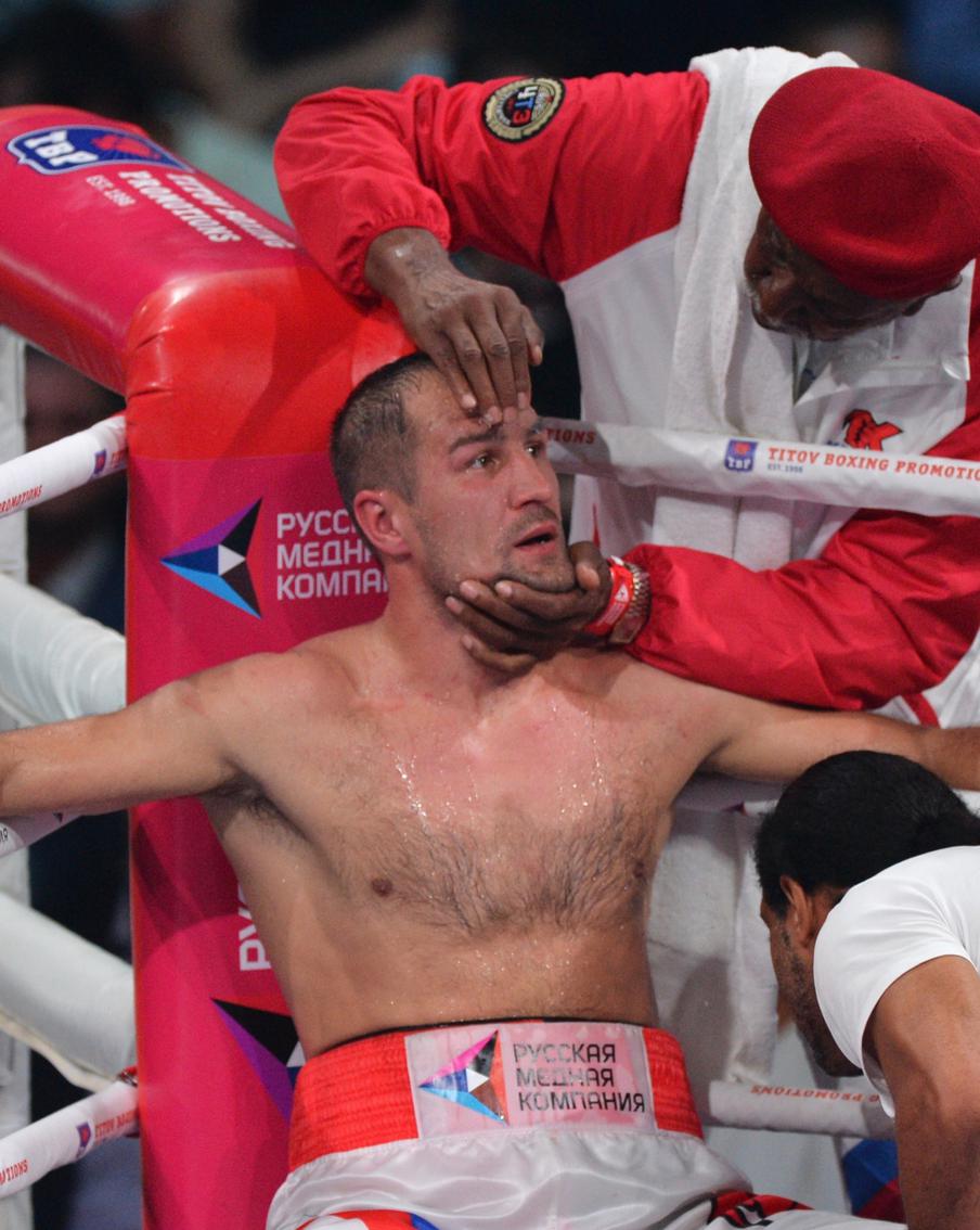 После его ударов умер боксёр, актрисе он сломал нос: завершил карьеру суперчемпион Сергей Ковалёв