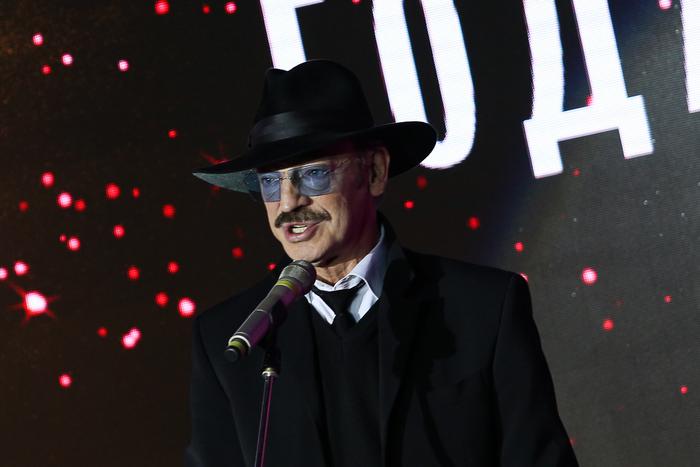 Актёр кино и театра Михаил Боярский в скором времени вернётся в театр после полученной травмы