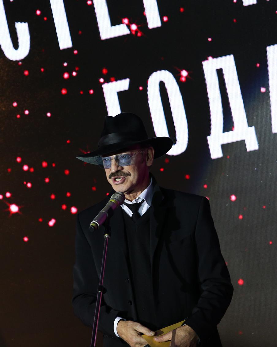 Получивший ушиб на сцене актёр Михаил Боярский скоро вернётся к работе в театре
