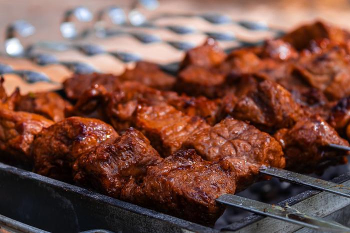 В МЧС объяснили, в каких случаях нельзя жарить шашлыки на даче