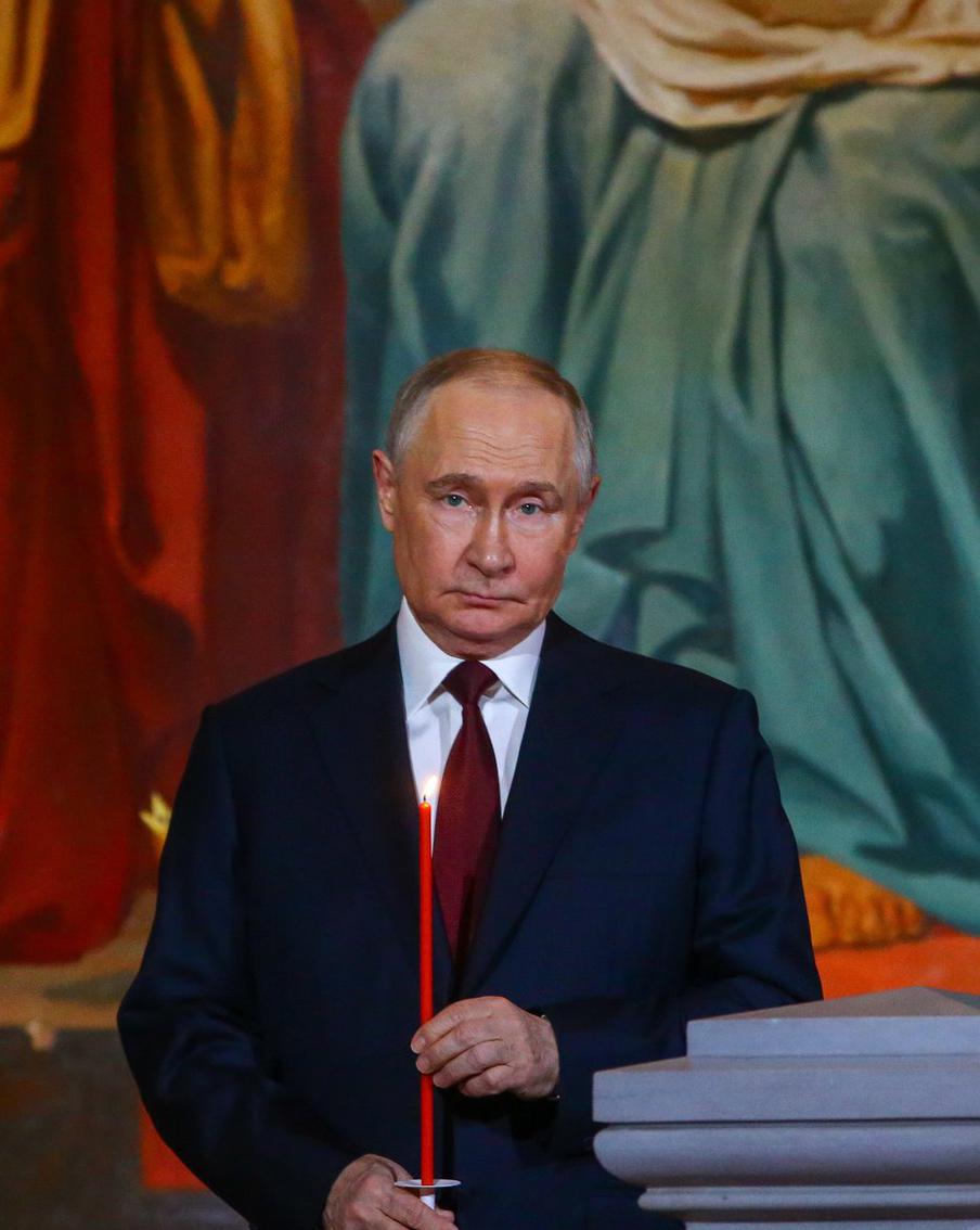 Президент России Владимир Путин поздравил православных россиян с праздником Пасхи