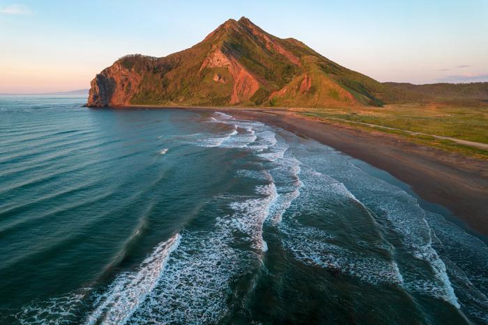 В одном из сахалинских портов ошибка команды судна стала причиной разлива нефтепродуктов