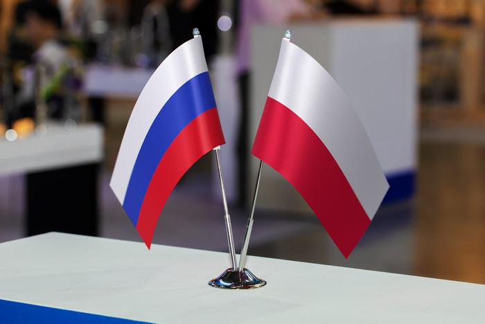 Кандидат в президенты Польши Мацяк вступился за Путина в прямом эфире