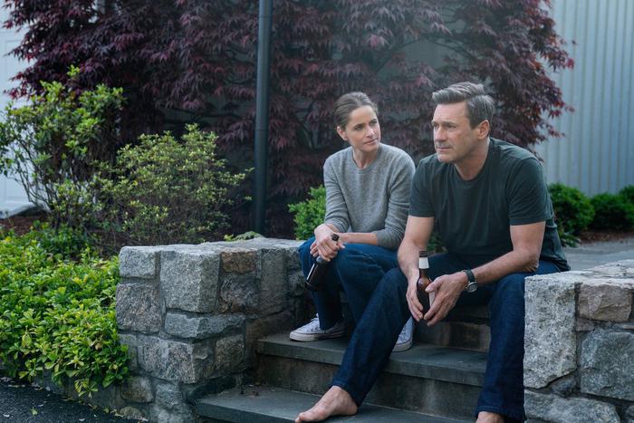 В Сети показывают криминальное драмеди "Друзья и соседи". Metro оценило сериал про финансиста, вынужденного обворовывать знакомых