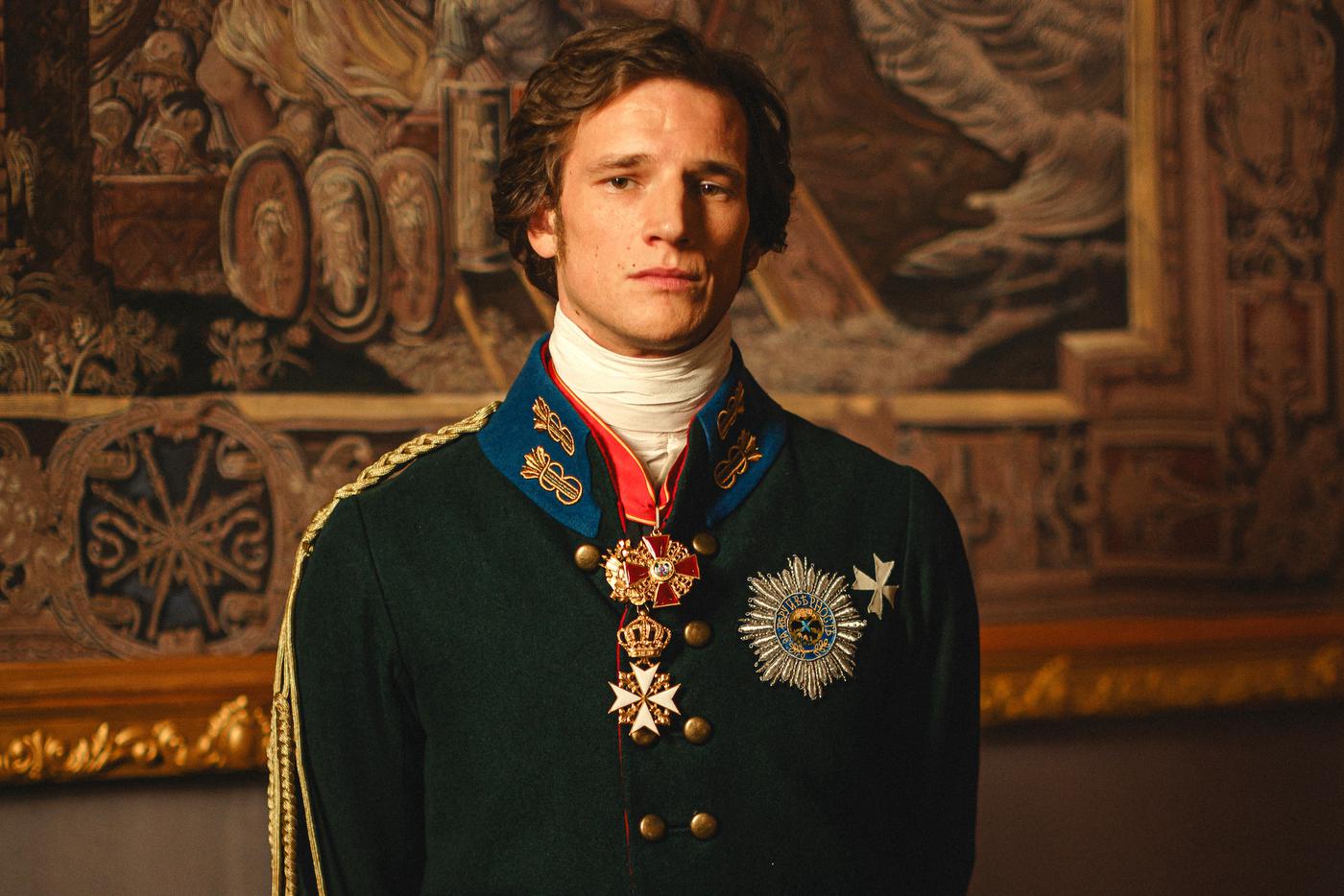 "Могу сыграть и царя, и пульверизатор": Евгений Романцов рассказал Metro о новой роли и не только