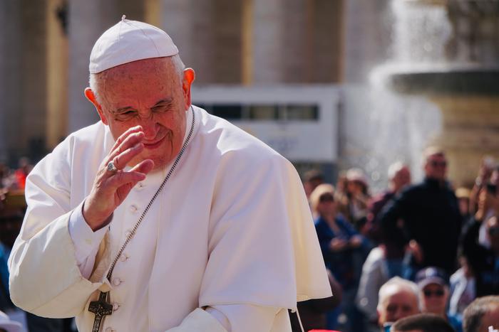 В католических храмах России будут молиться об упокоении папы римского