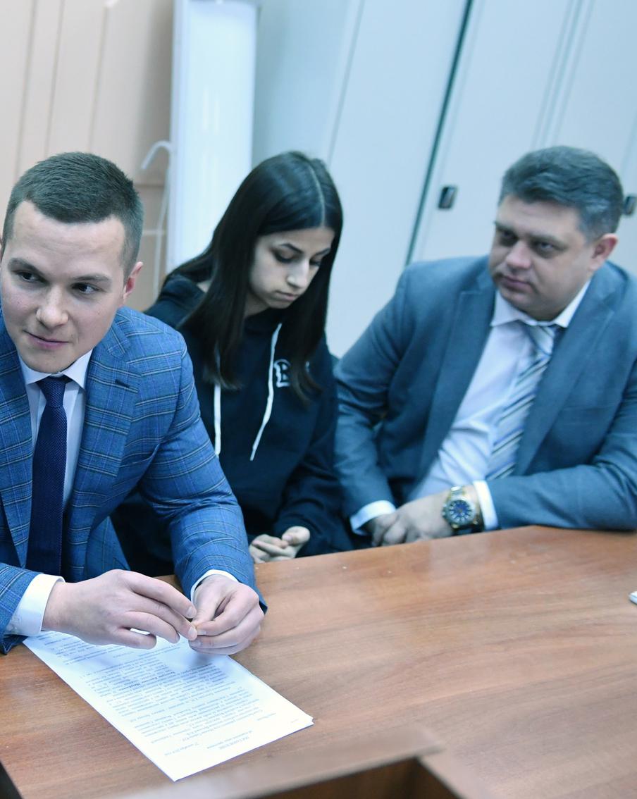 Адвокат сестёр Хачатурян объяснила, что означает признание судом их отца виновным в насилии