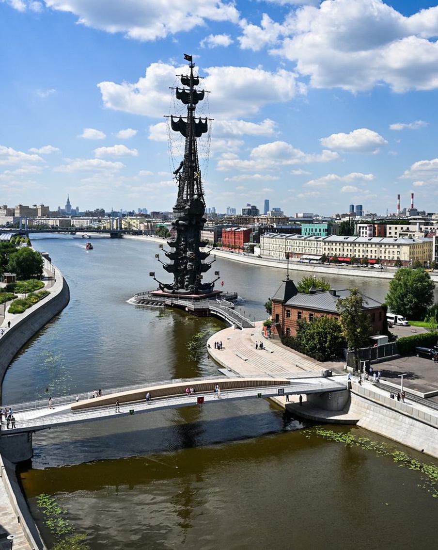 Какие истории скрывают памятники Зураба Церетели