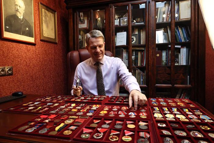 13 тысяч артефактов в одних руках: коллекционер Денис фон Мекк возвращает России пожарную историю