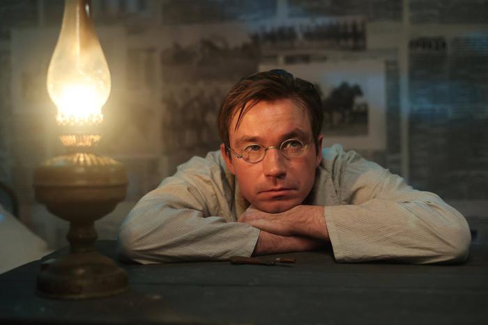 Письмецо в конверте, погоди, не рви... В кинопрокат выходит фильм "Почтарь" с Александром Петровым в главной роли