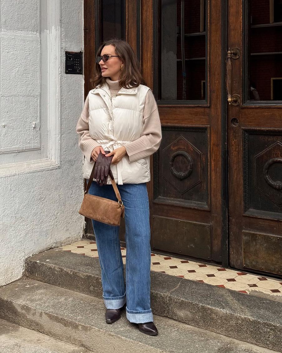 Дутый жилет может выглядеть элегантно.