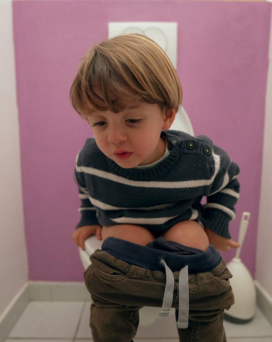 Запор и его лечение: что делать, если ребёнок долго не ходит в туалет