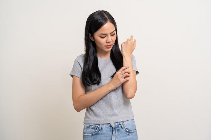 Как выбрать косметику для атопичной кожи: советы и выбор ингредиентов