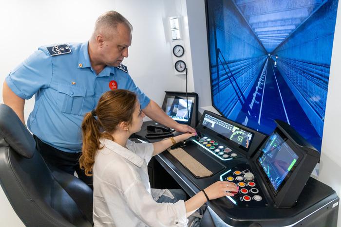 В Корпоративном университете Московского транспорта стартовала программа обучения по 19 профессиям метрополитена