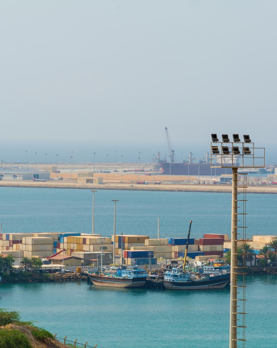 В Иране по неустановленной причине прогремел взрыв в порту южного города Бендер-Аббас