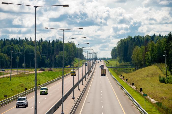 Из-за аварии в Тверской области заблокировано движение по федеральной трассе М-11
