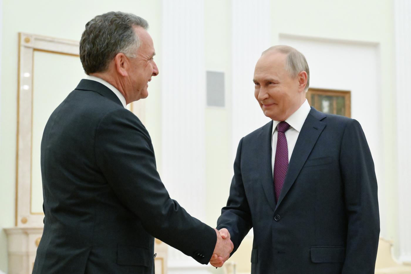 Песков: Россия готова к переговорам без предварительных условий