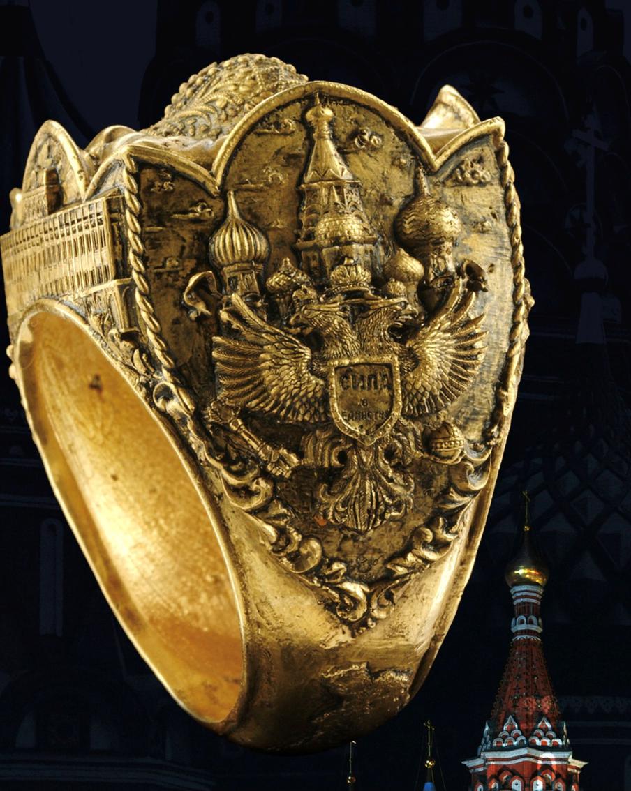 Герб Российской Федерации и купола Собора Василия Блаженного на кольце "Ильяна".