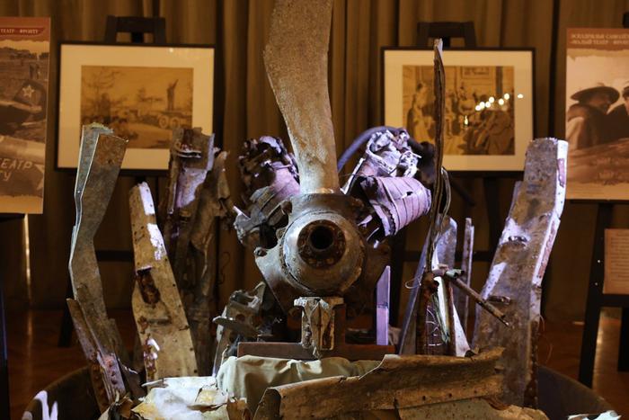 В Малый театр прилетел бомбардировщик: накануне юбилея Победы нашли самолёт эскадрильи театра