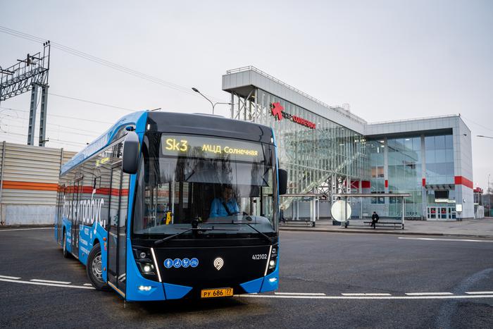 Максим Ликсутов рассказал о выходе на двух новых маршрутах наземного транспорта электробусов